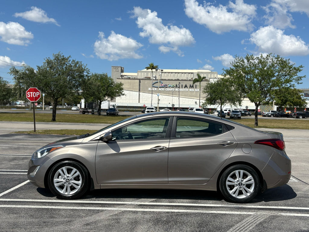 🚗 2014 Hyundai Elantra – 110,152 millas