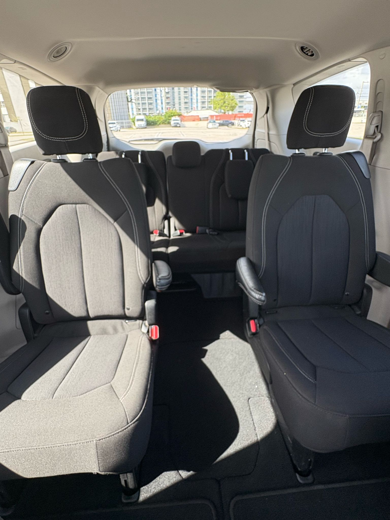 🚐 2023 Chrysler Voyager – 71,476 millas
