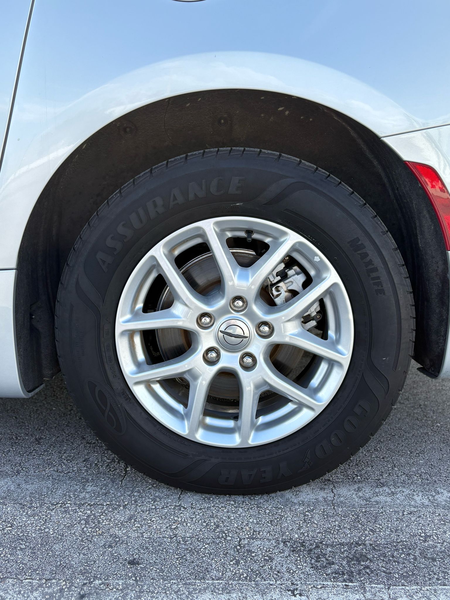 🚐 2023 Chrysler Voyager – 71,476 millas