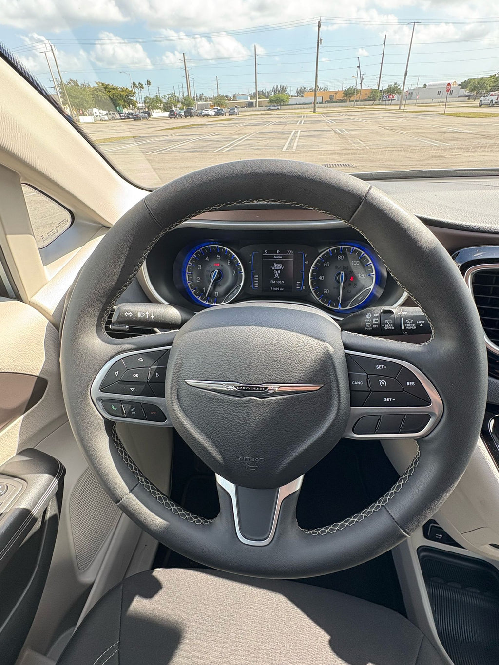 🚐 2023 Chrysler Voyager – 71,476 millas