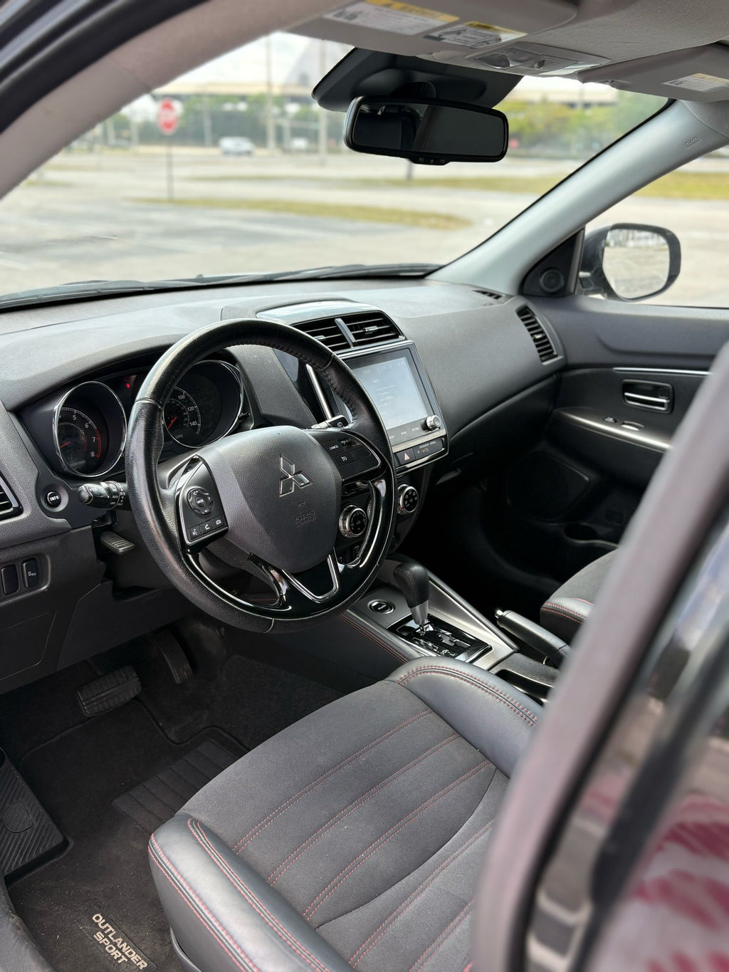 🚙 2023 Mitsubishi Outlander – 35,972 millas