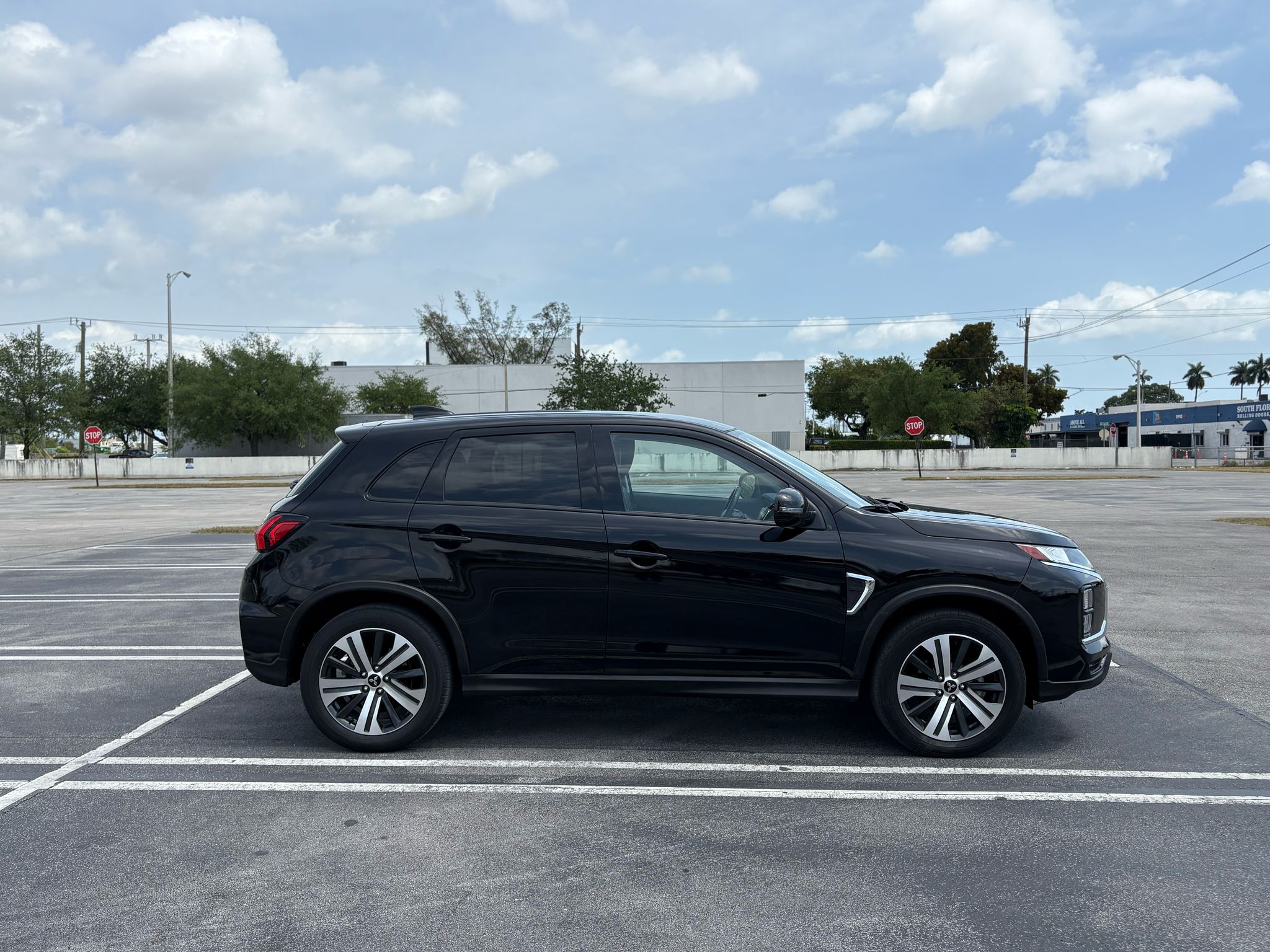🚙 2023 Mitsubishi Outlander – 35,972 millas