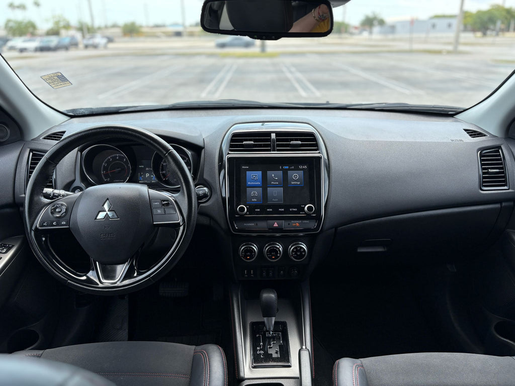 🚙 2023 Mitsubishi Outlander – 35,972 millas