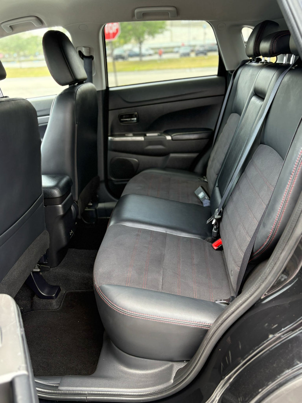 🚙 2023 Mitsubishi Outlander – 35,972 millas