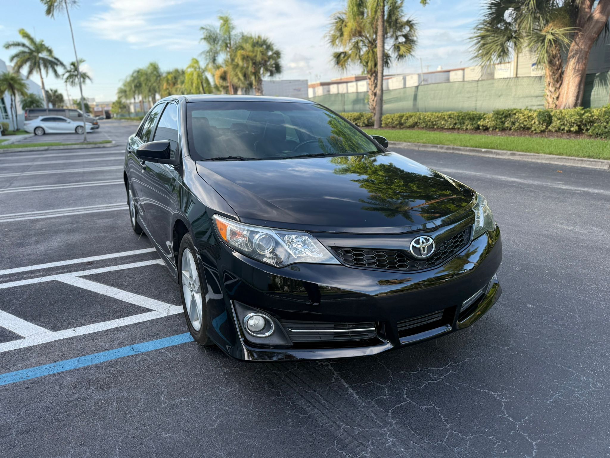 🚗 2014 Toyota Camry SE