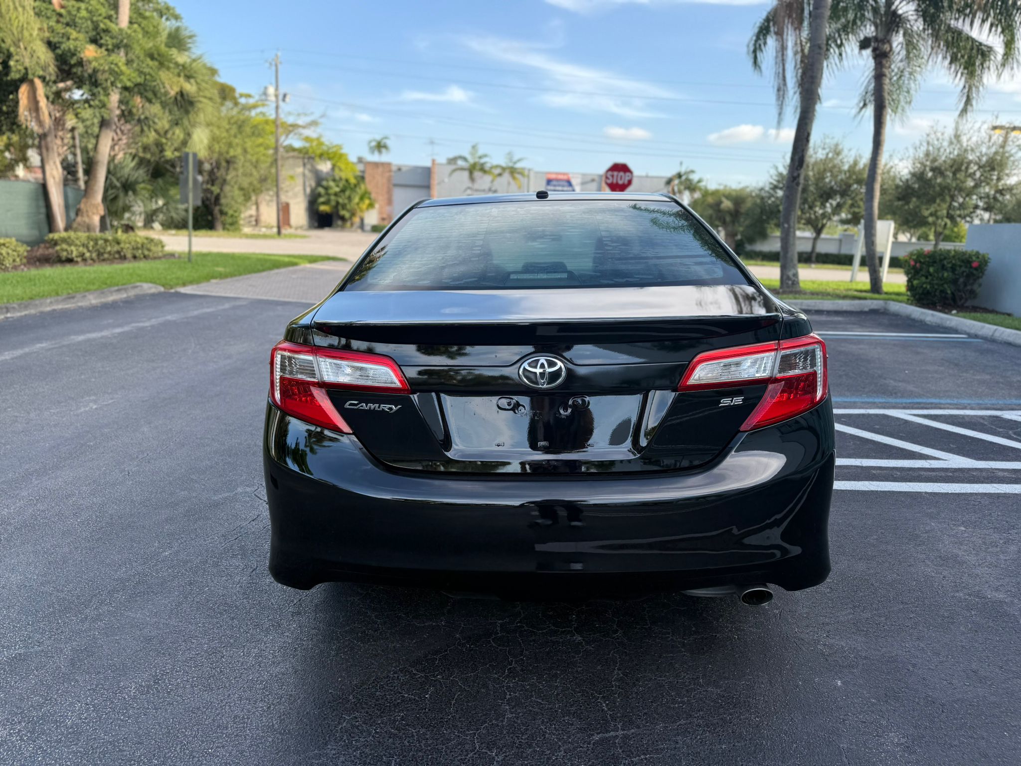 🚗 2014 Toyota Camry SE