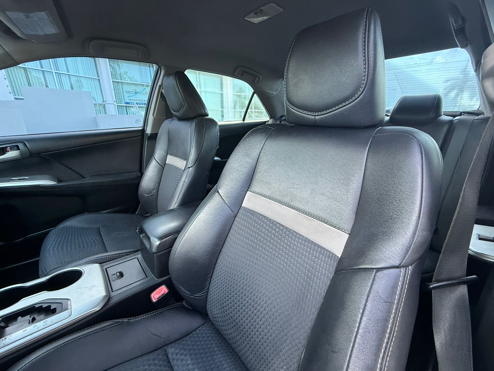 🚗 2014 Toyota Camry SE