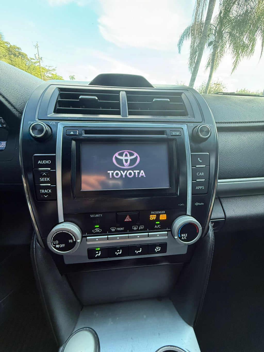🚗 2014 Toyota Camry SE
