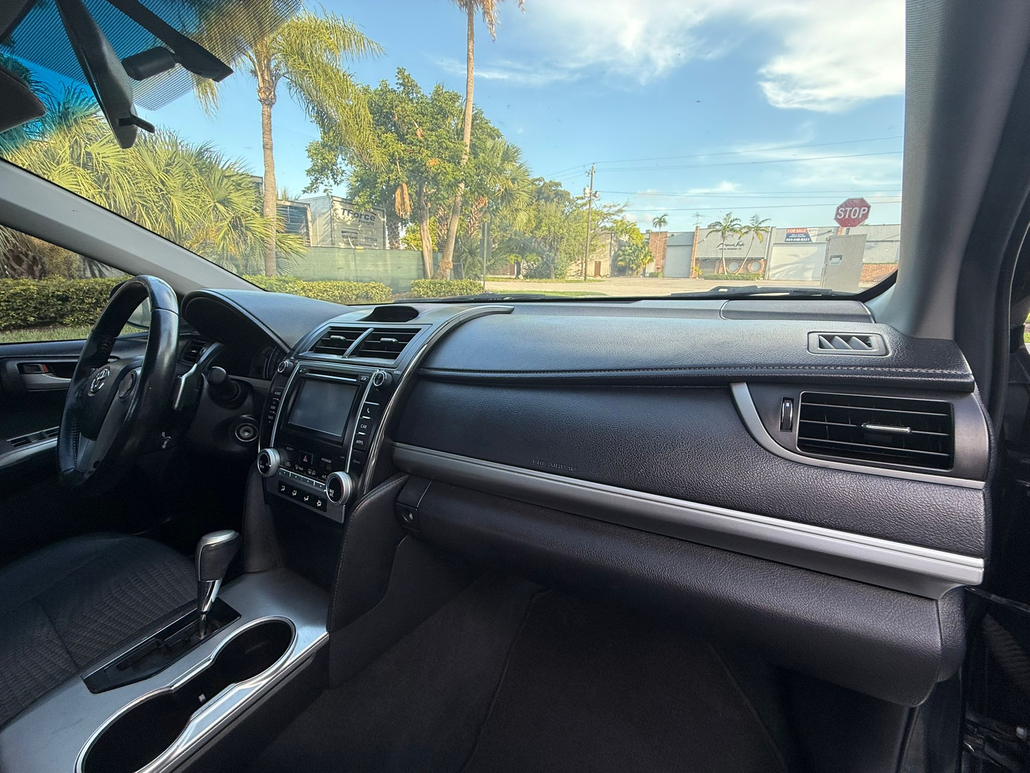🚗 2014 Toyota Camry SE