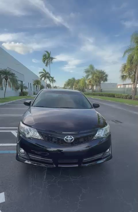 🚗 2014 Toyota Camry SE